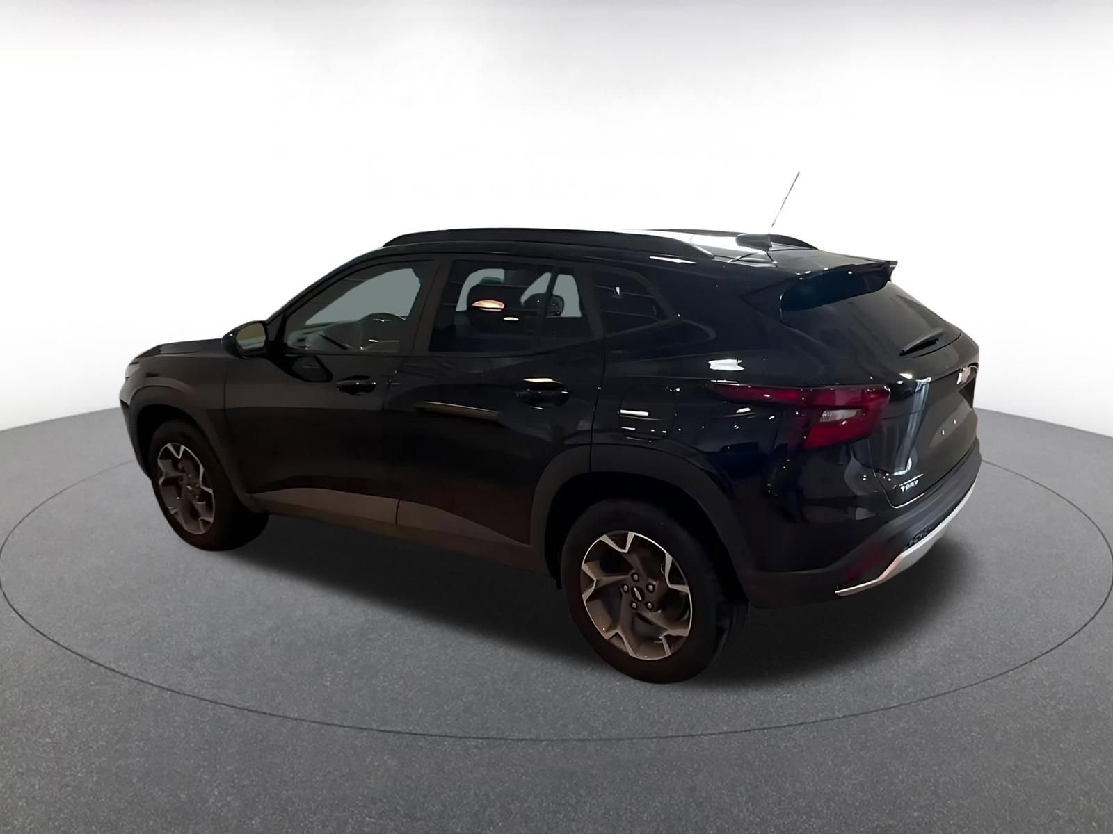 Used 2025 Chevrolet Trax LT w/ LT Convenience Package image 10