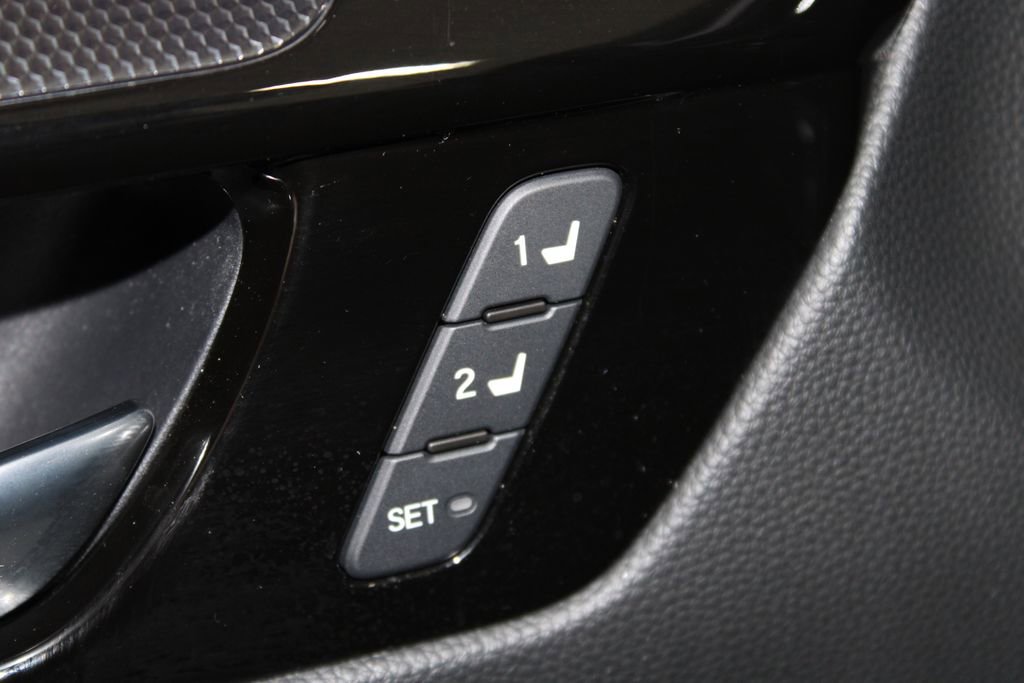 Used 2025 Honda CR-V EX-L image 40