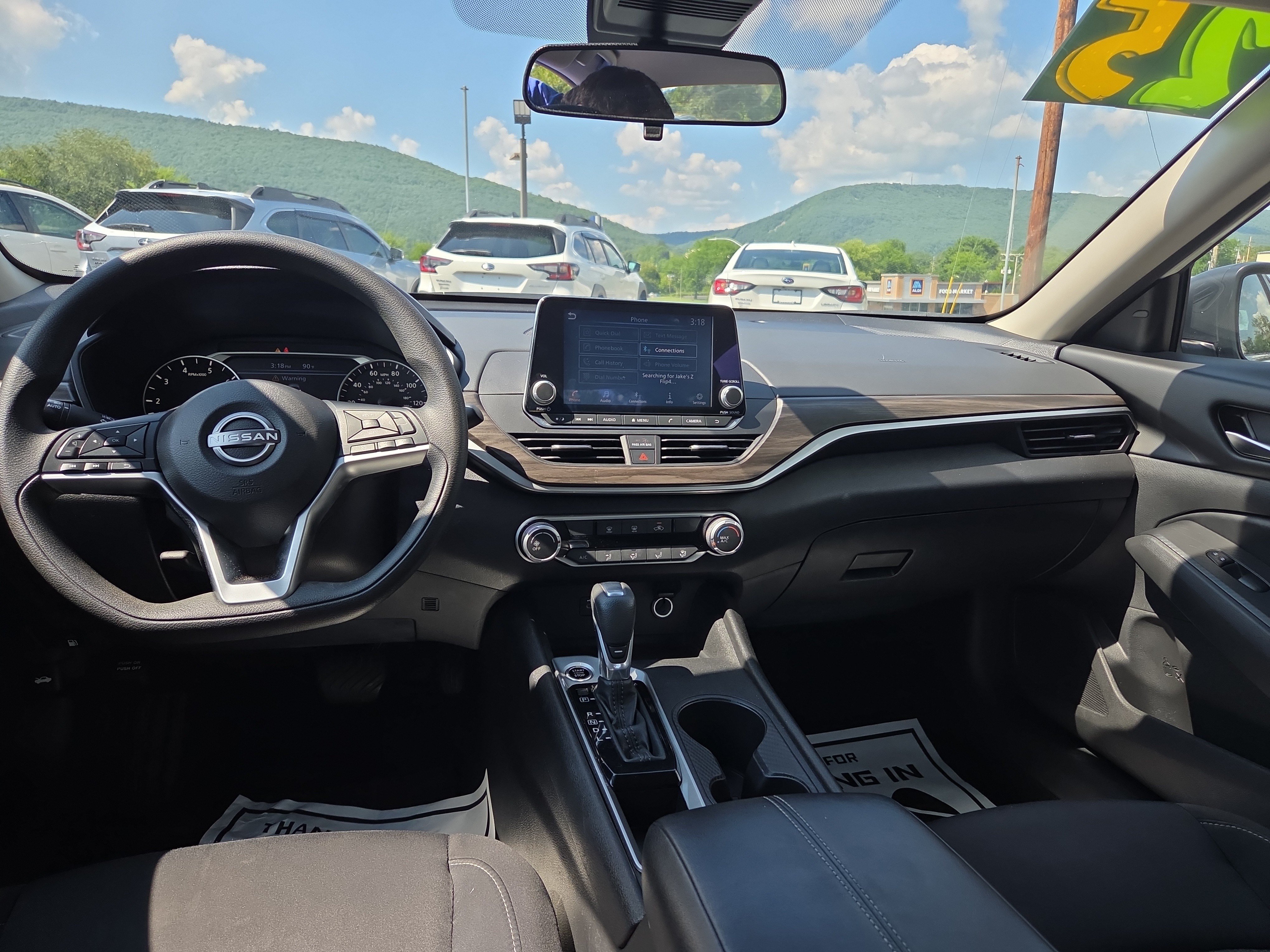 Used 2025 Nissan Altima 2.5 SV FWD image 14