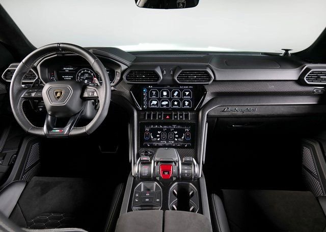 Used 2022 Lamborghini Urus image 4