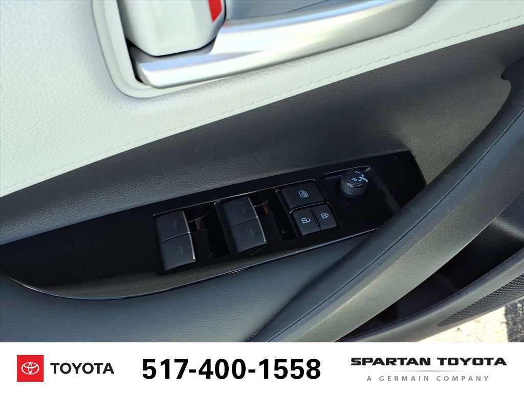 Used 2023 Toyota Corolla SE image 15