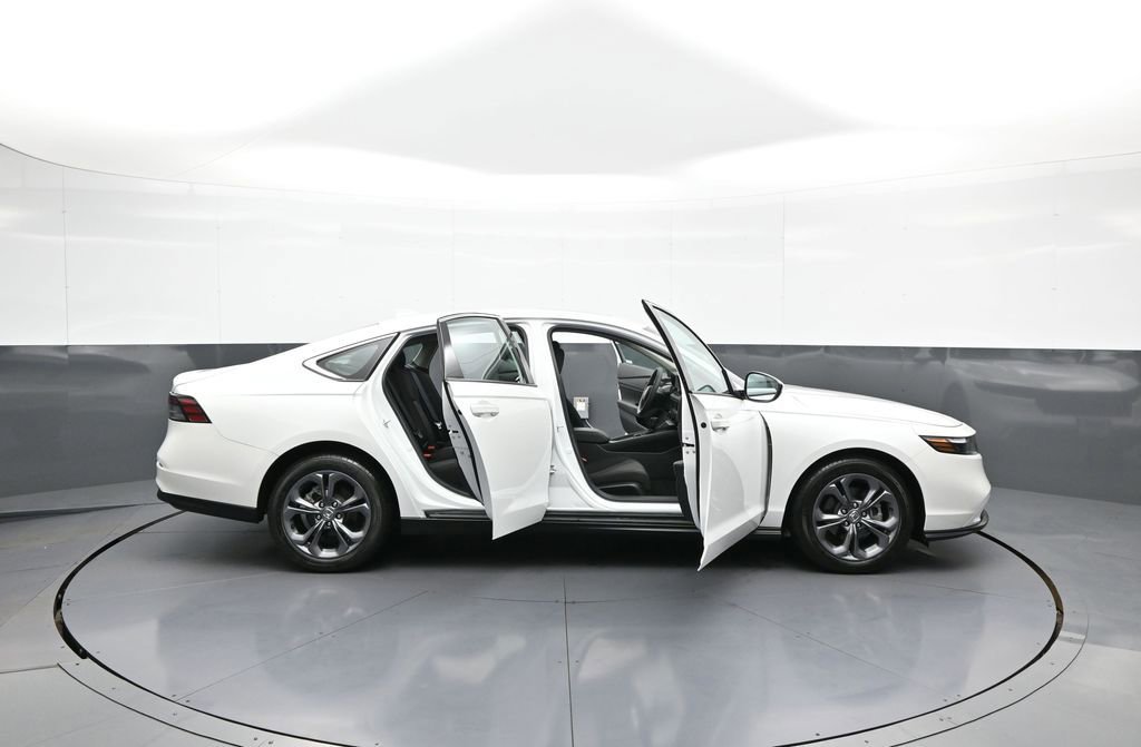 Used 2023 Honda Accord EX image 42