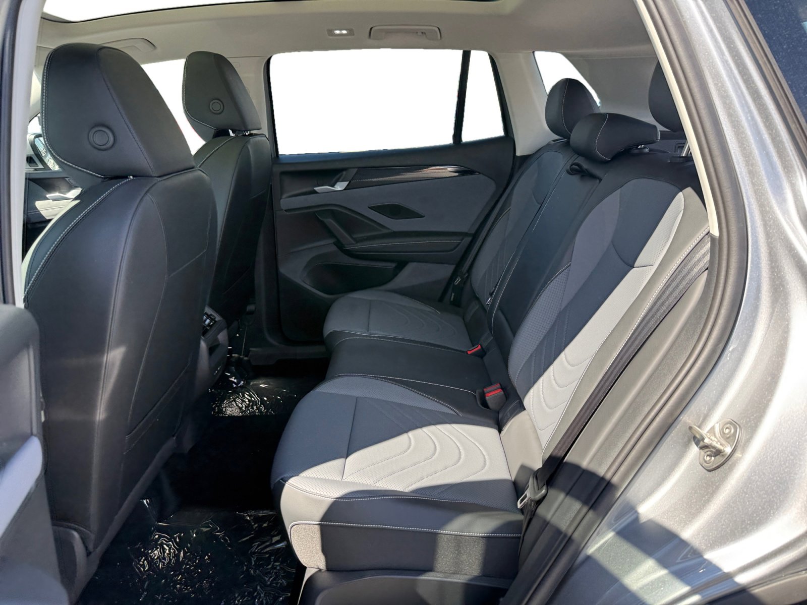 New 2026 Volkswagen Tiguan SE image 16