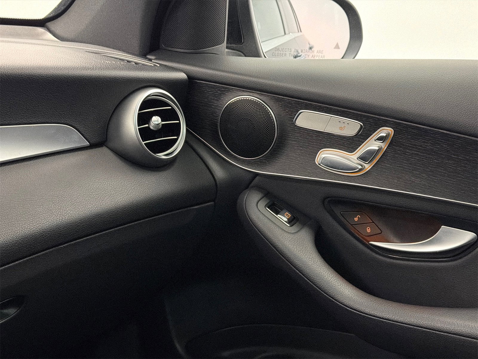 Used 2021 Mercedes-Benz GLC 300 4MATIC image 26