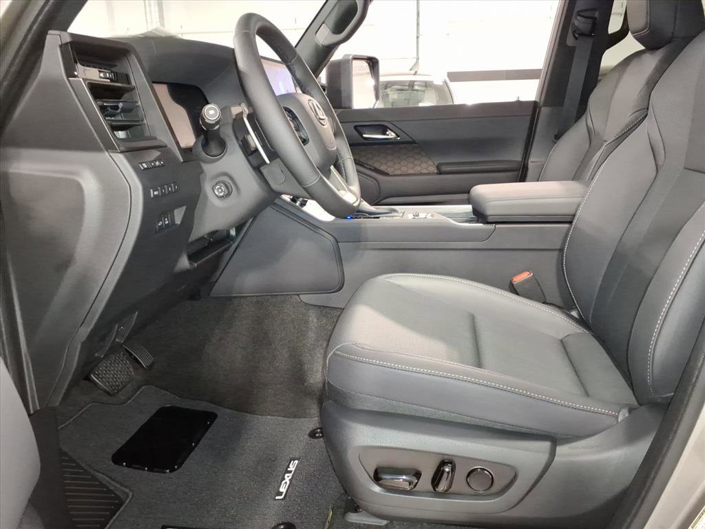New 2025 Lexus GX 550 image 5