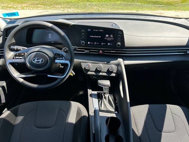 Certified 2024 Hyundai Elantra SE FWD image 18
