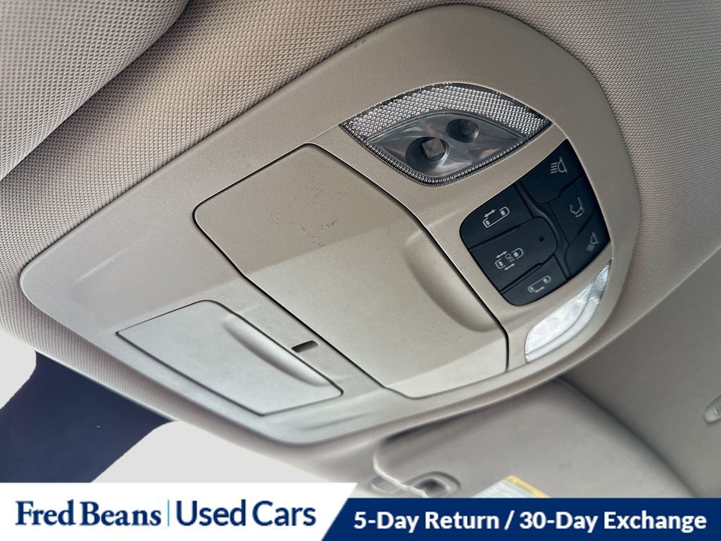 Used 2022 Chrysler Voyager LX image 36