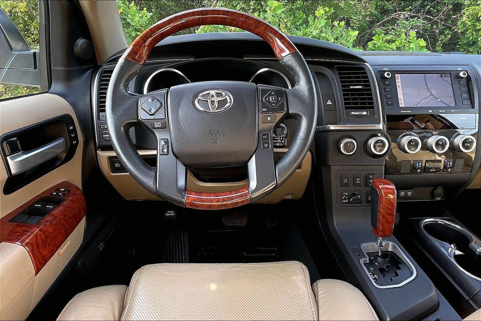 Used 2021 Toyota Sequoia Platinum AWD/4WD image 5
