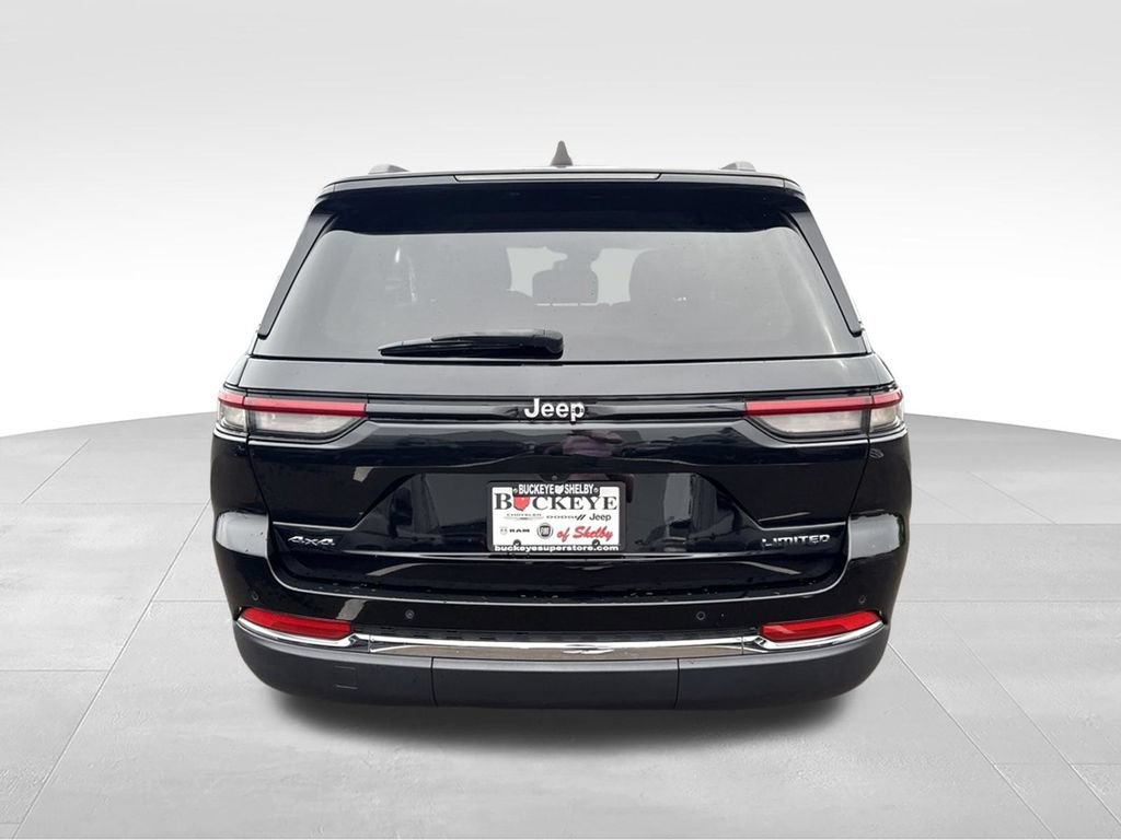 Used 2023 Jeep Grand Cherokee Limited AWD/4WD image 4