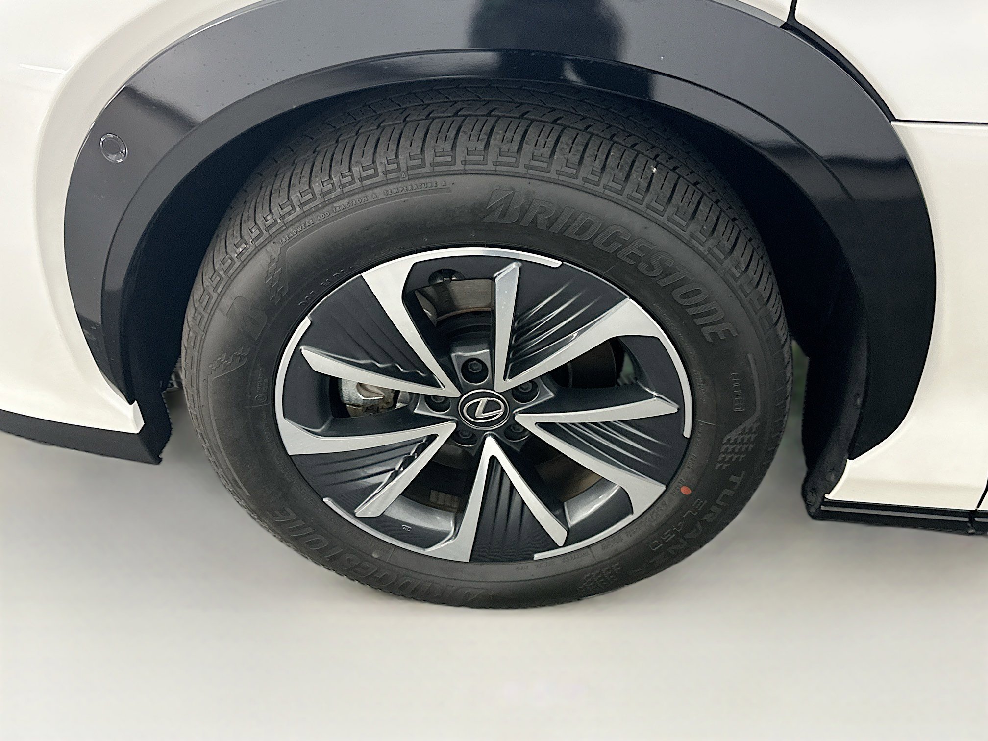 Used 2023 Lexus RZ 450e Premium w/ Technology Package AWD/4WD image 11