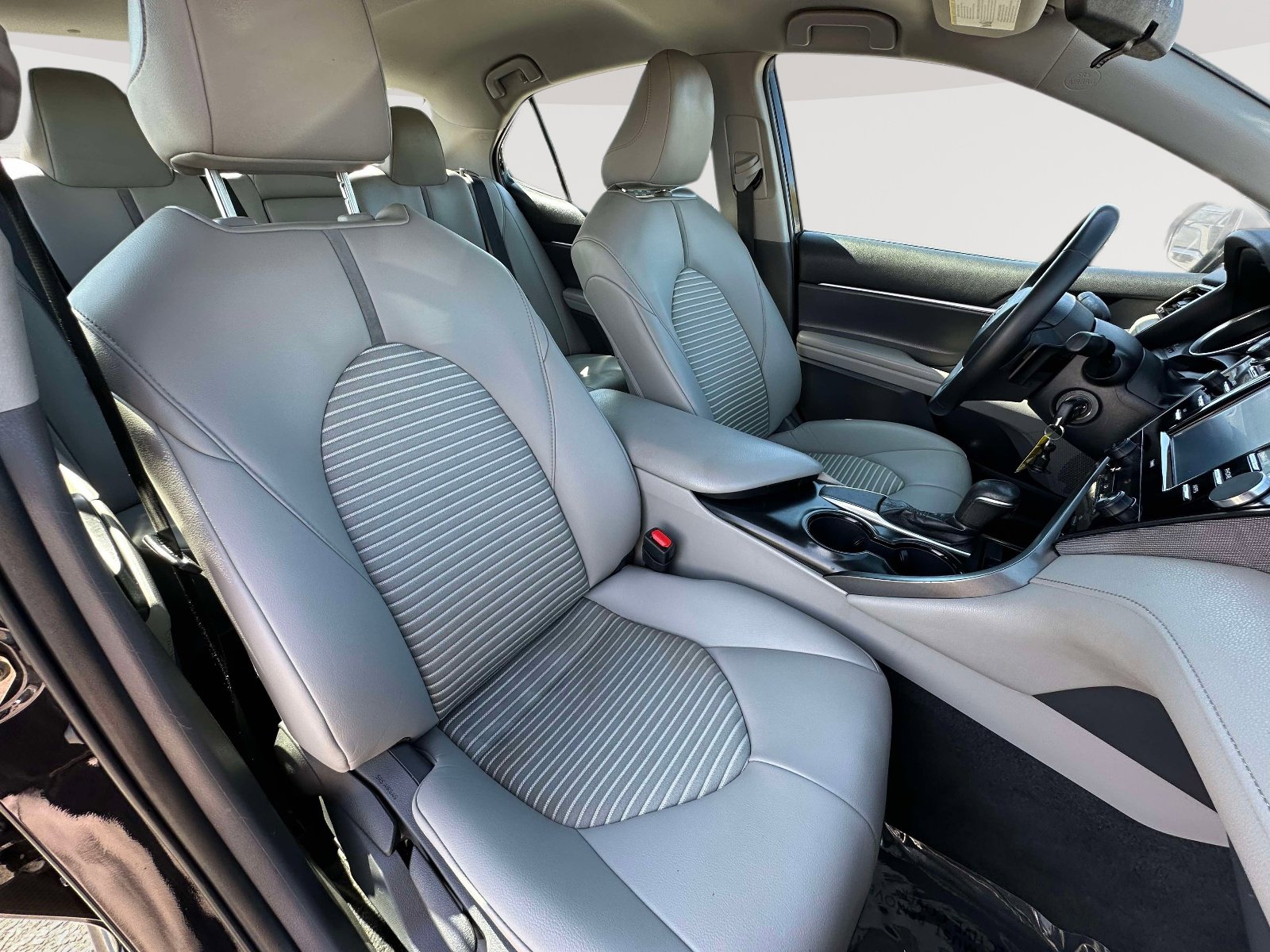 Used 2020 Toyota Camry SE image 22