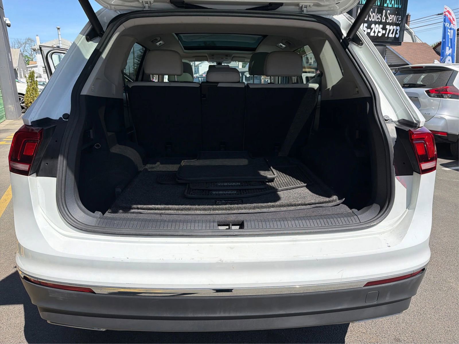 Used 2018 Volkswagen Tiguan SEL image 13