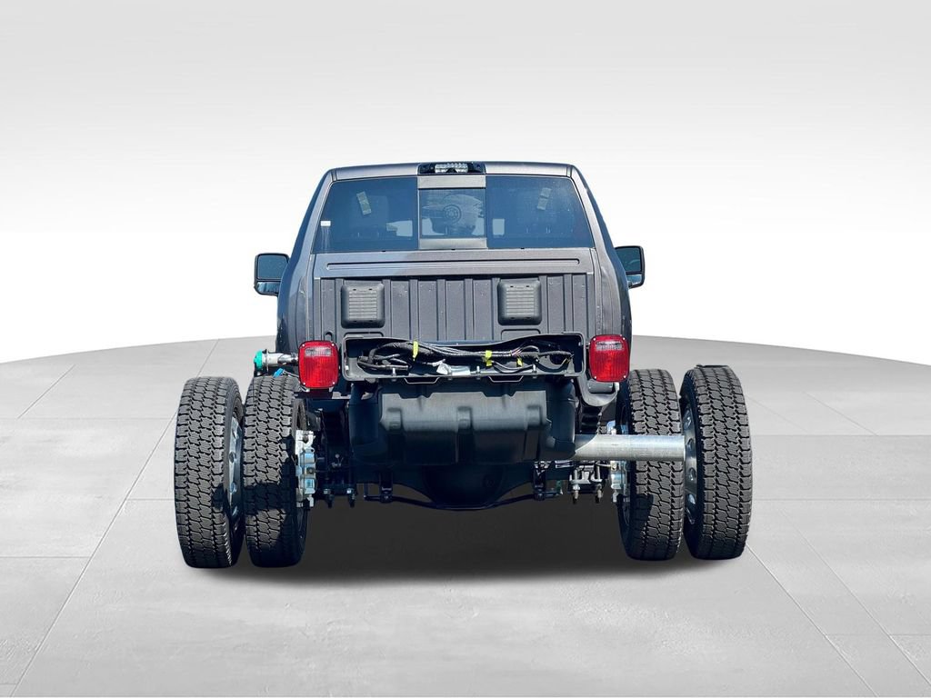 New 2026 RAM 4500 4x4 Crew Cab DRW w/ Laramie Trim Package image 6