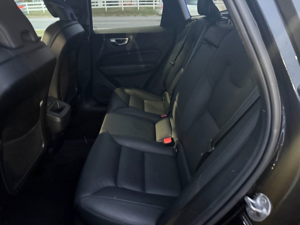 Used 2024 Volvo XC60 B5 Plus image 15