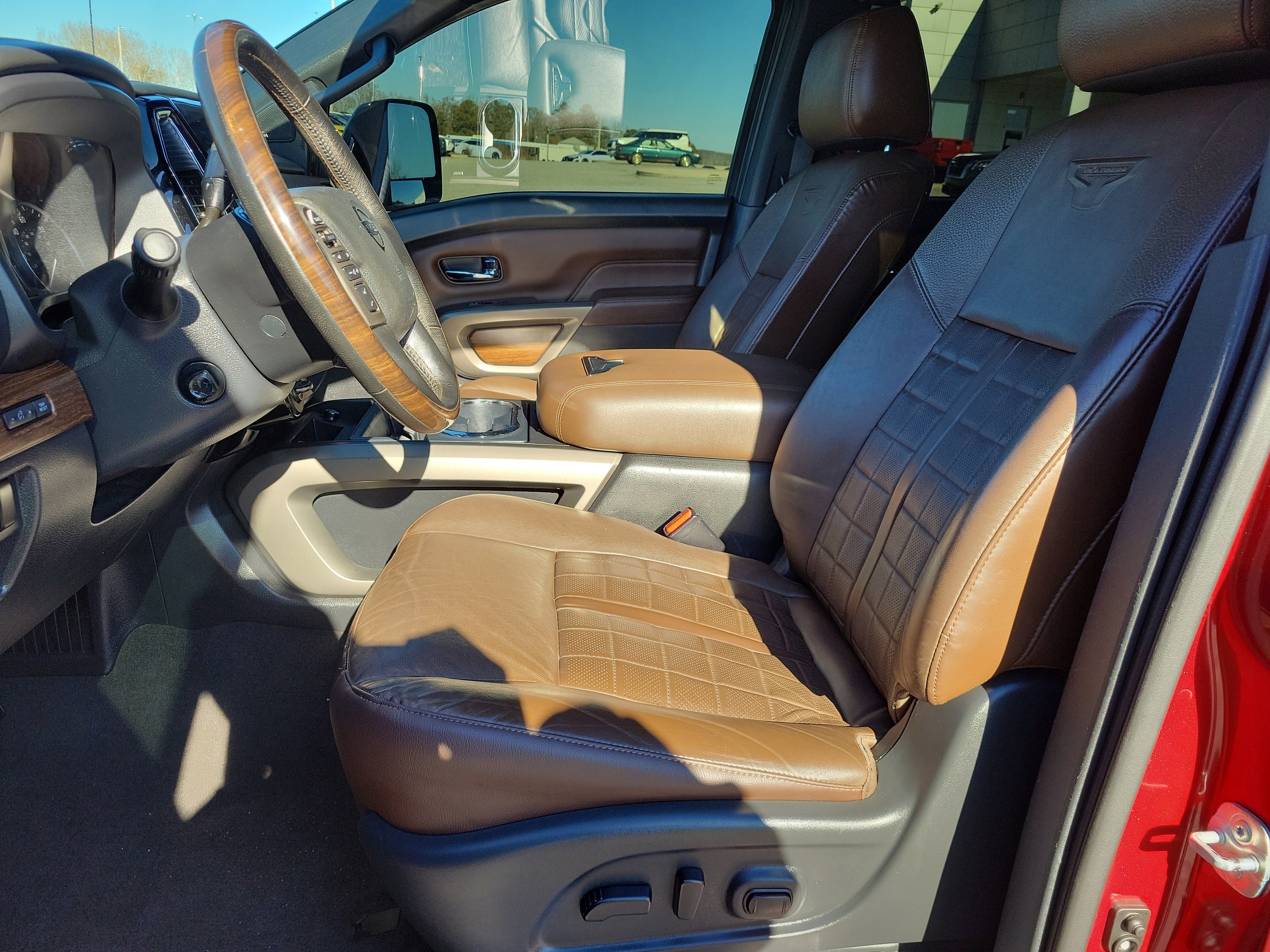 Used 2021 Nissan Titan Platinum Reserve w/ Moonroof Package image 14