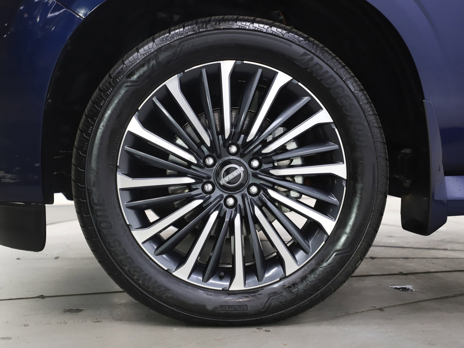 Used 2025 Nissan Armada Platinum Reserve image 33