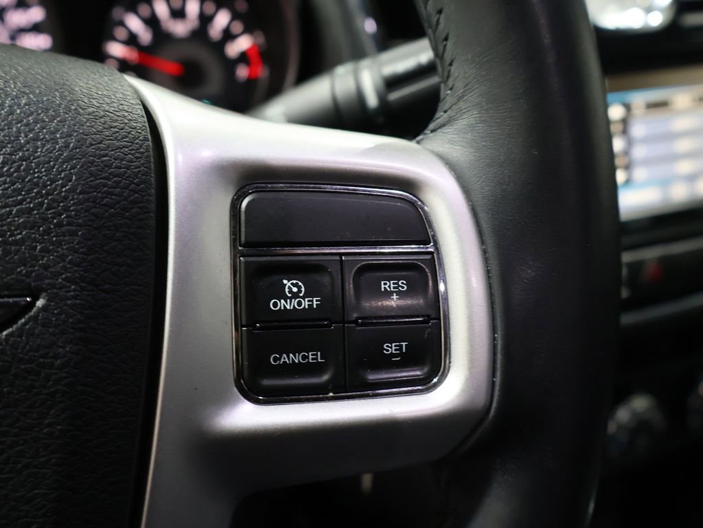 Used 2013 Chrysler 200 Touring w/ S Exterior Appearance Pkg image 29