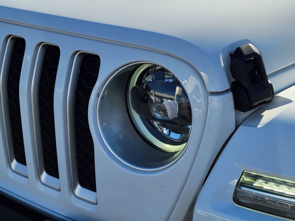 Used 2023 Jeep Wrangler Unlimited Sahara image 25