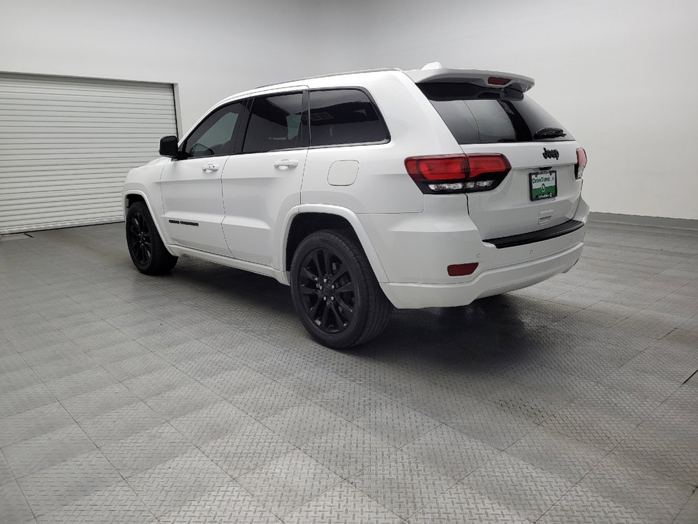 Used 2018 Jeep Grand Cherokee Altitude RWD image 5