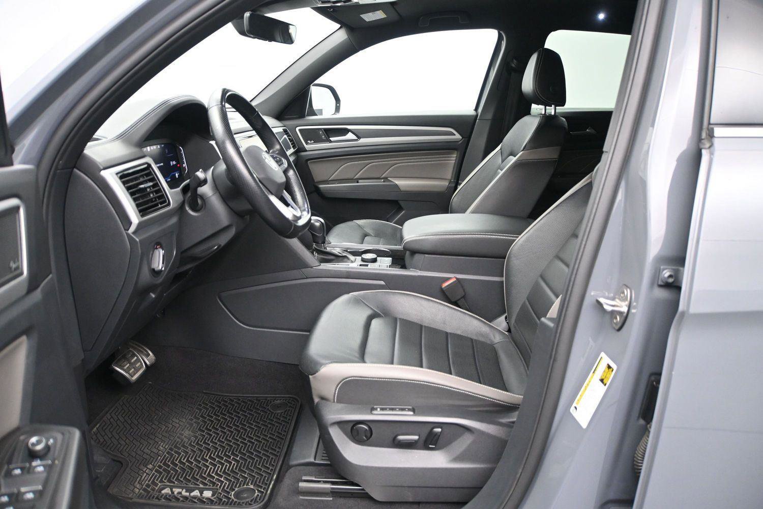 Used 2022 Volkswagen Atlas Cross Sport SEL Premium R-Line AWD/4WD image 6