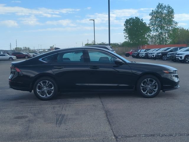 Used 2023 Honda Accord EX image 2