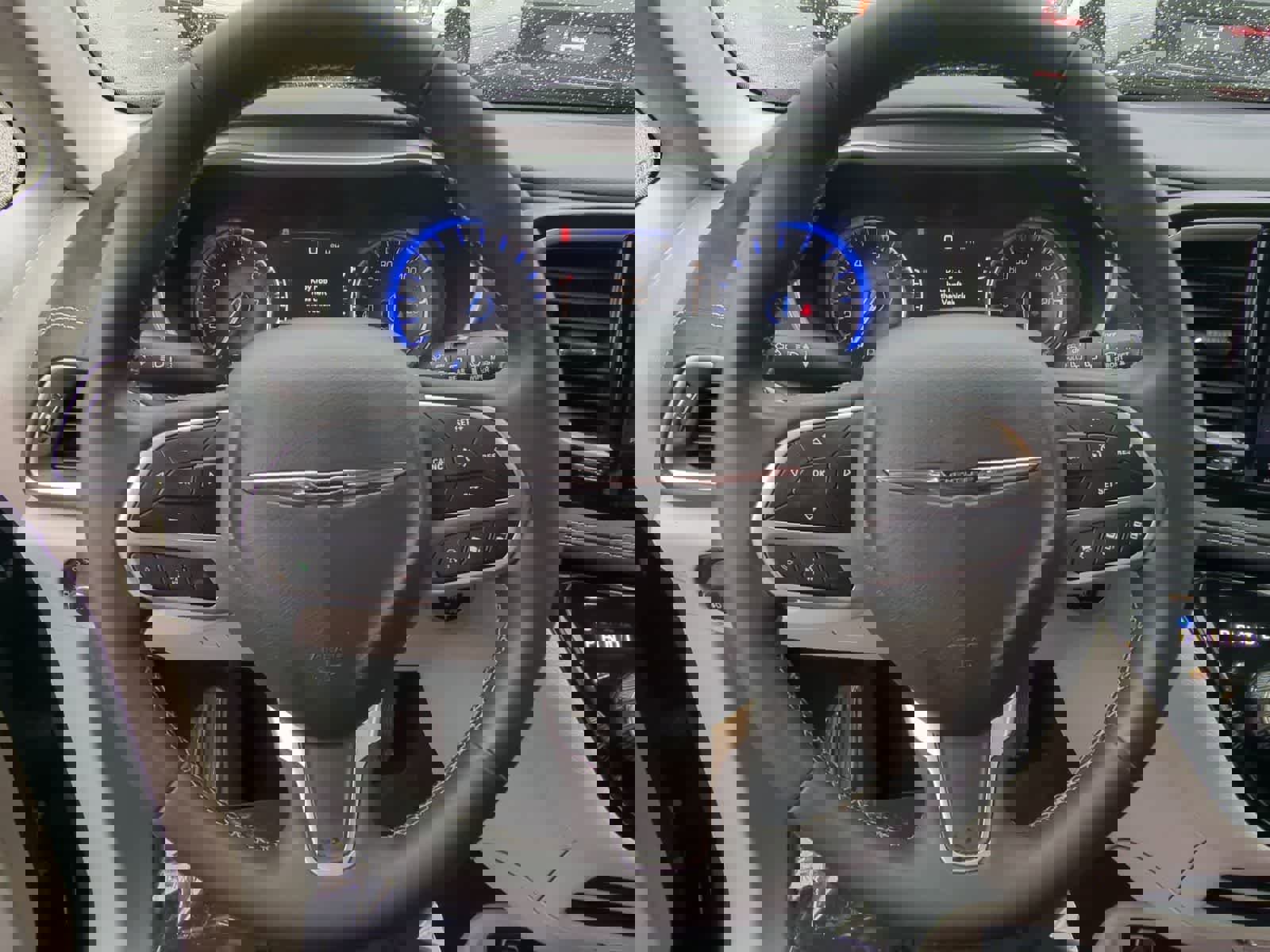 Used 2023 Chrysler Pacifica Touring-L image 22