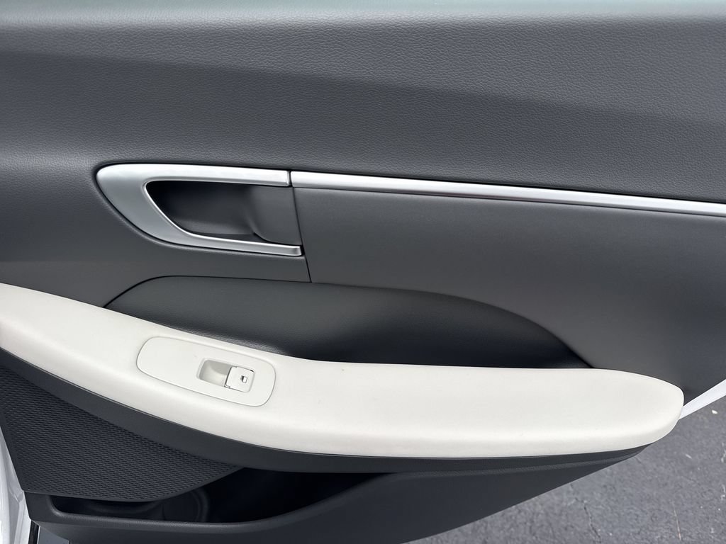 New 2026 Hyundai Sonata SEL FWD image 16