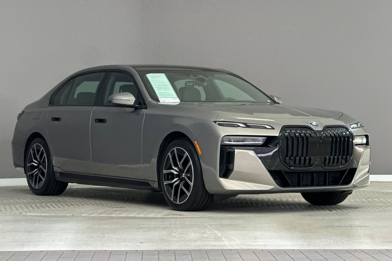 Certified 2023 BMW 740i RWD image 6