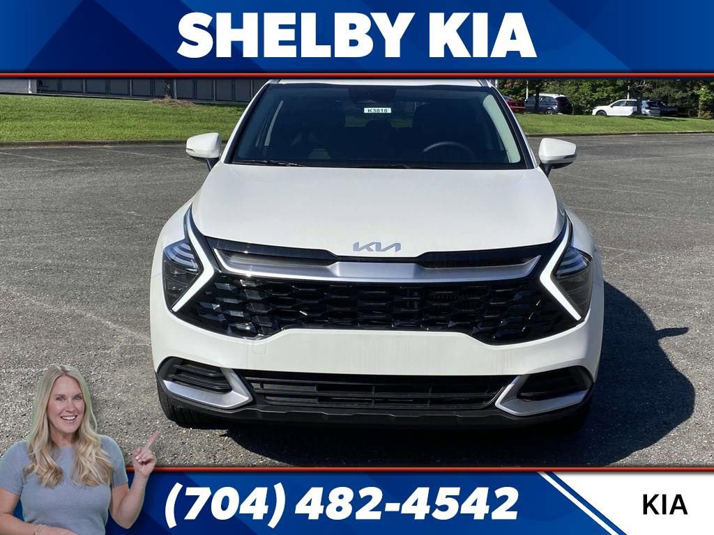 New 2025 Kia Sportage EX image 1