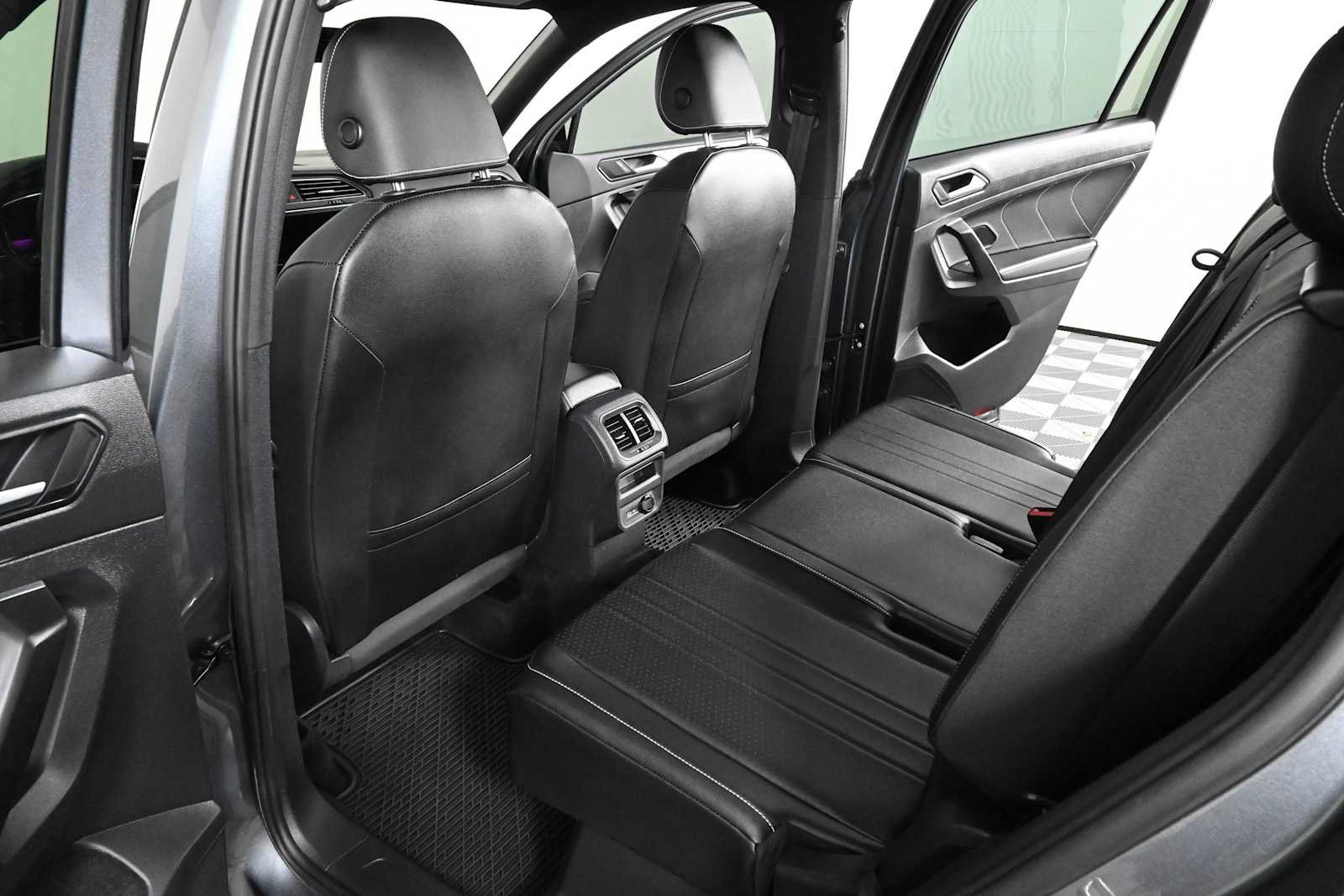 Certified 2023 Volkswagen Tiguan SE R-Line FWD image 12