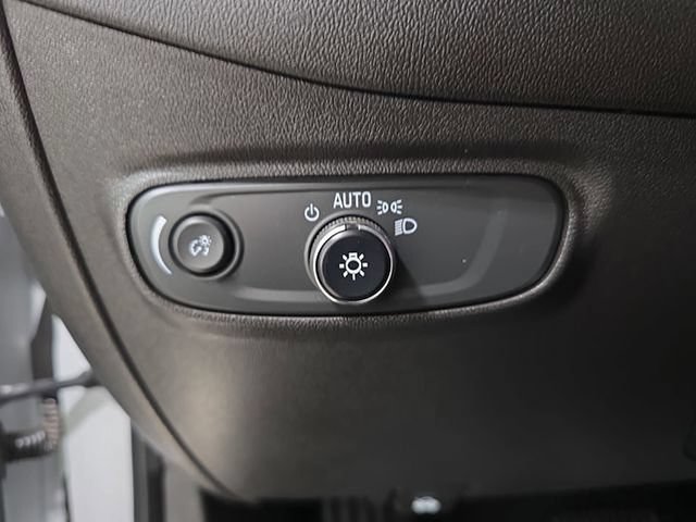 Used 2022 Chevrolet Equinox RS w/ LPO, Floor Liner Package AWD/4WD image 24