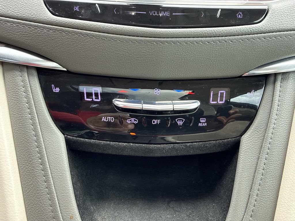 Used 2018 Cadillac XT5 Luxury w/ Driver Awareness Package FWD image 33