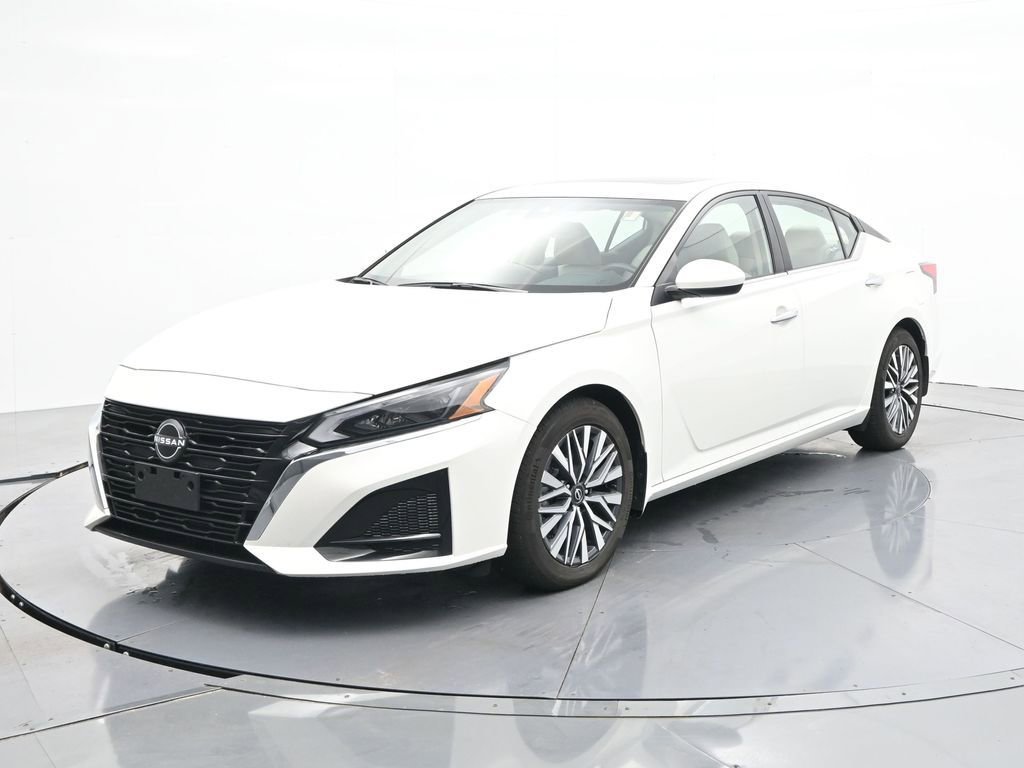 Used 2023 Nissan Altima 2.5 SV w/ SV Premium Package