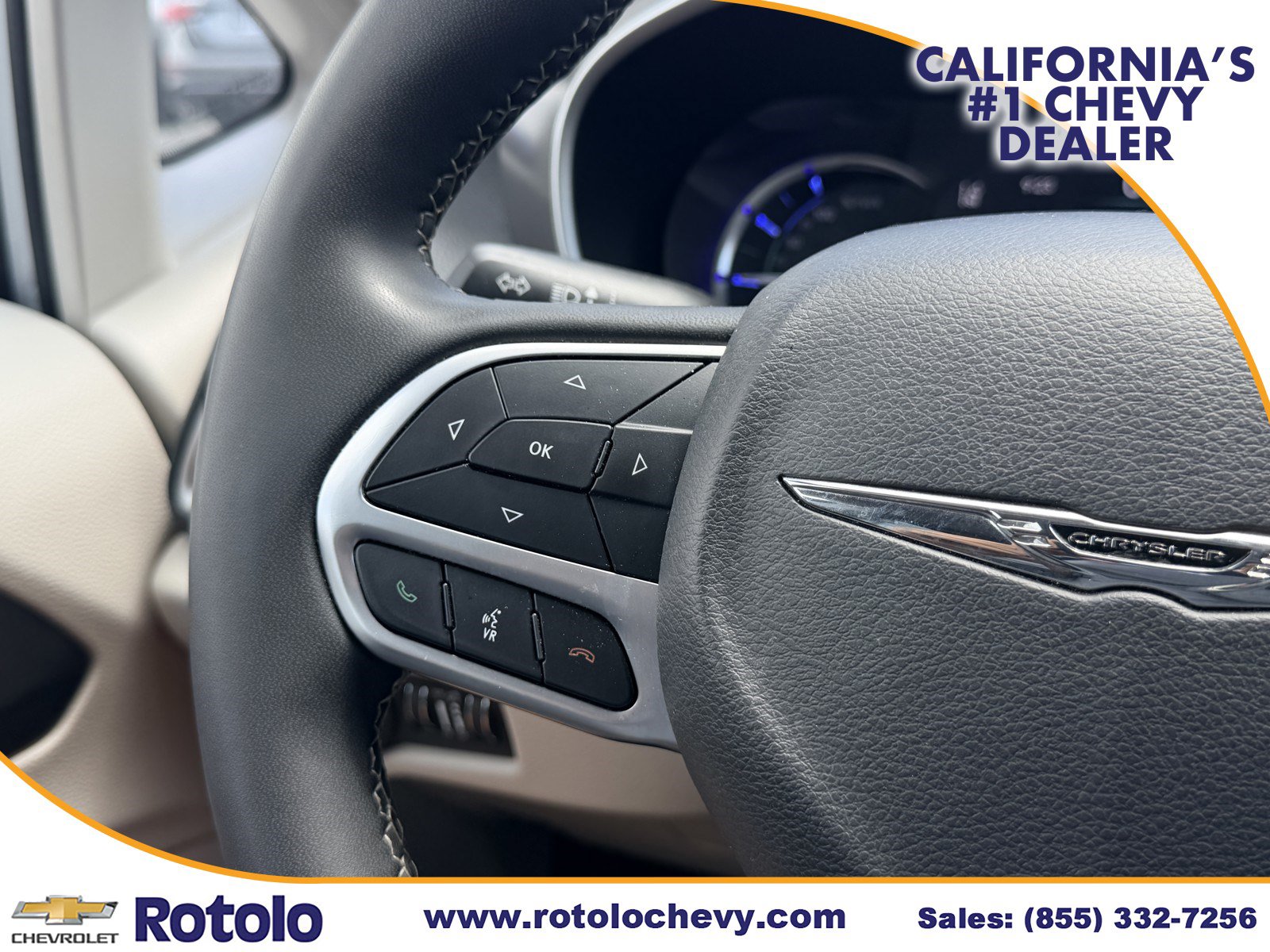 Used 2023 Chrysler Pacifica Touring-L FWD image 30
