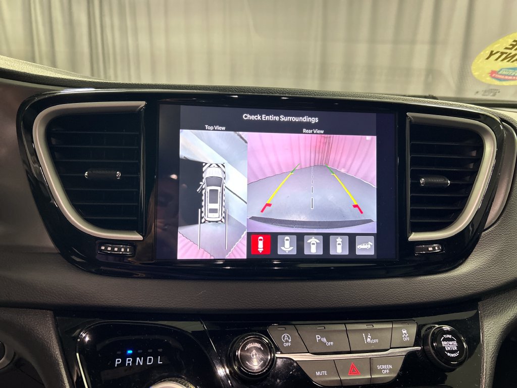 Used 2026 Chrysler Pacifica Select w/ S Appearance Package FWD image 18