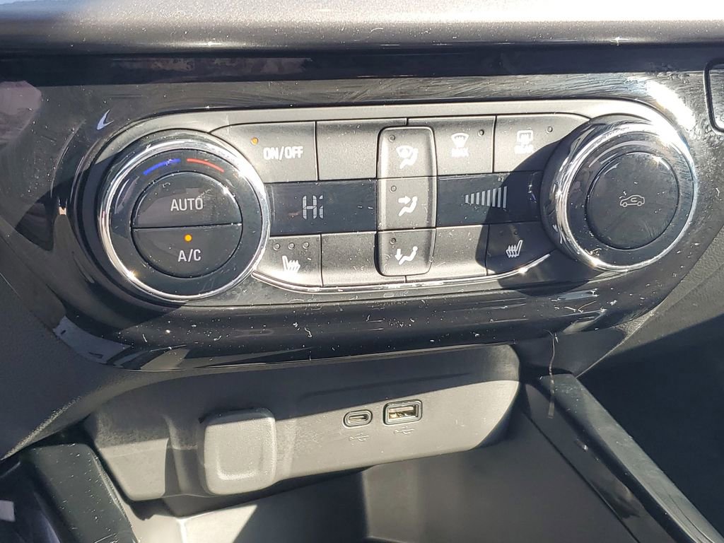 Used 2025 Chevrolet Trax ACTIV w/ Driver Confidence Package image 16