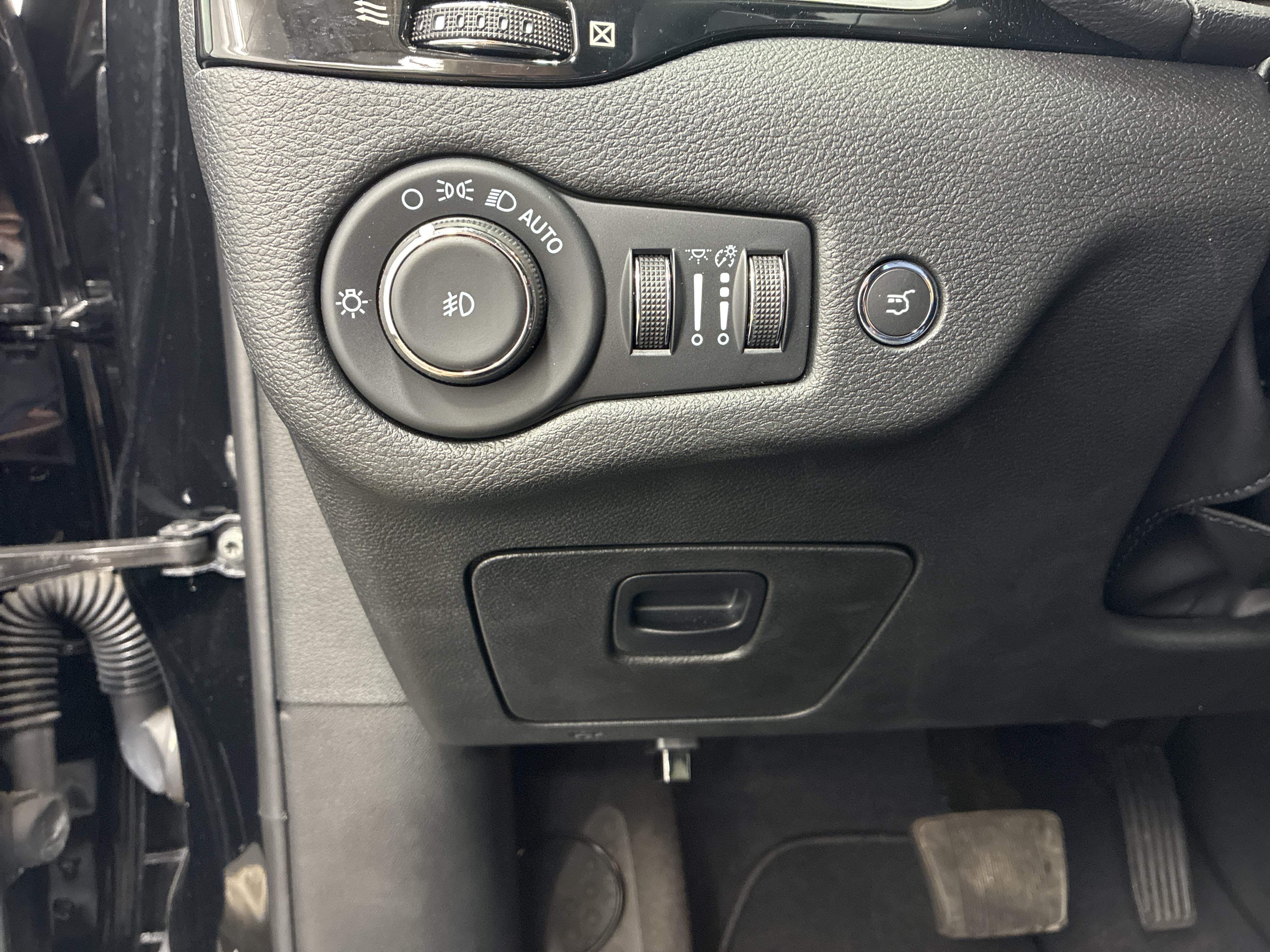 Certified 2023 Jeep Cherokee Altitude Lux AWD/4WD image 20