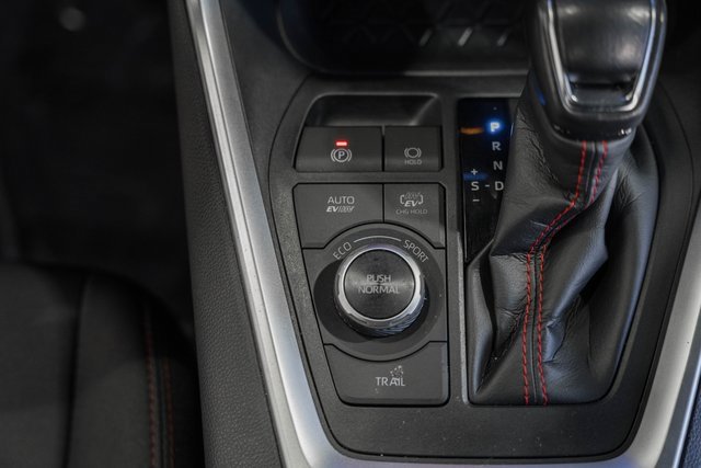 Used 2024 Toyota RAV4 SE image 27