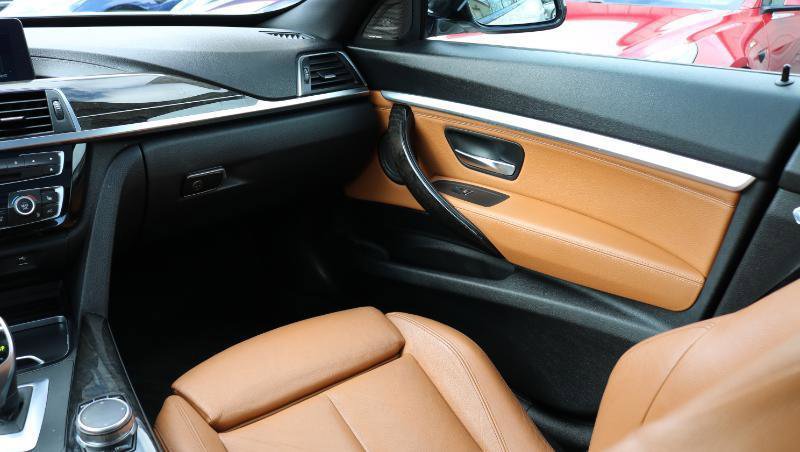 Used 2018 BMW 340i Gran Turismo xDrive w/ Premium Package image 19