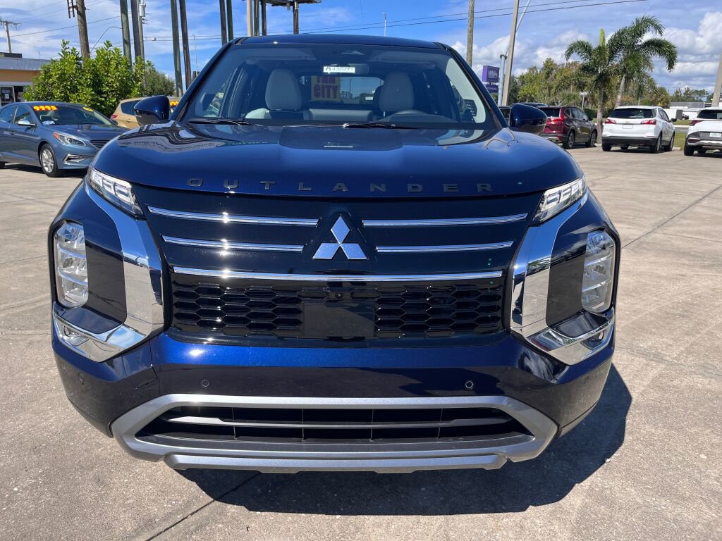 New 2025 Mitsubishi Outlander SE image 8