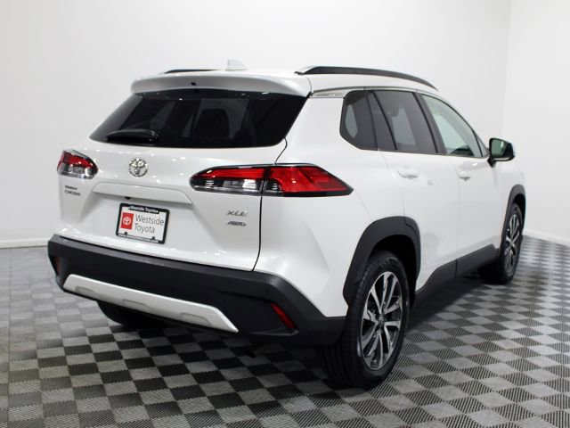 Used 2023 Toyota Corolla Cross XLE w/ Convenience Package AWD/4WD image 6