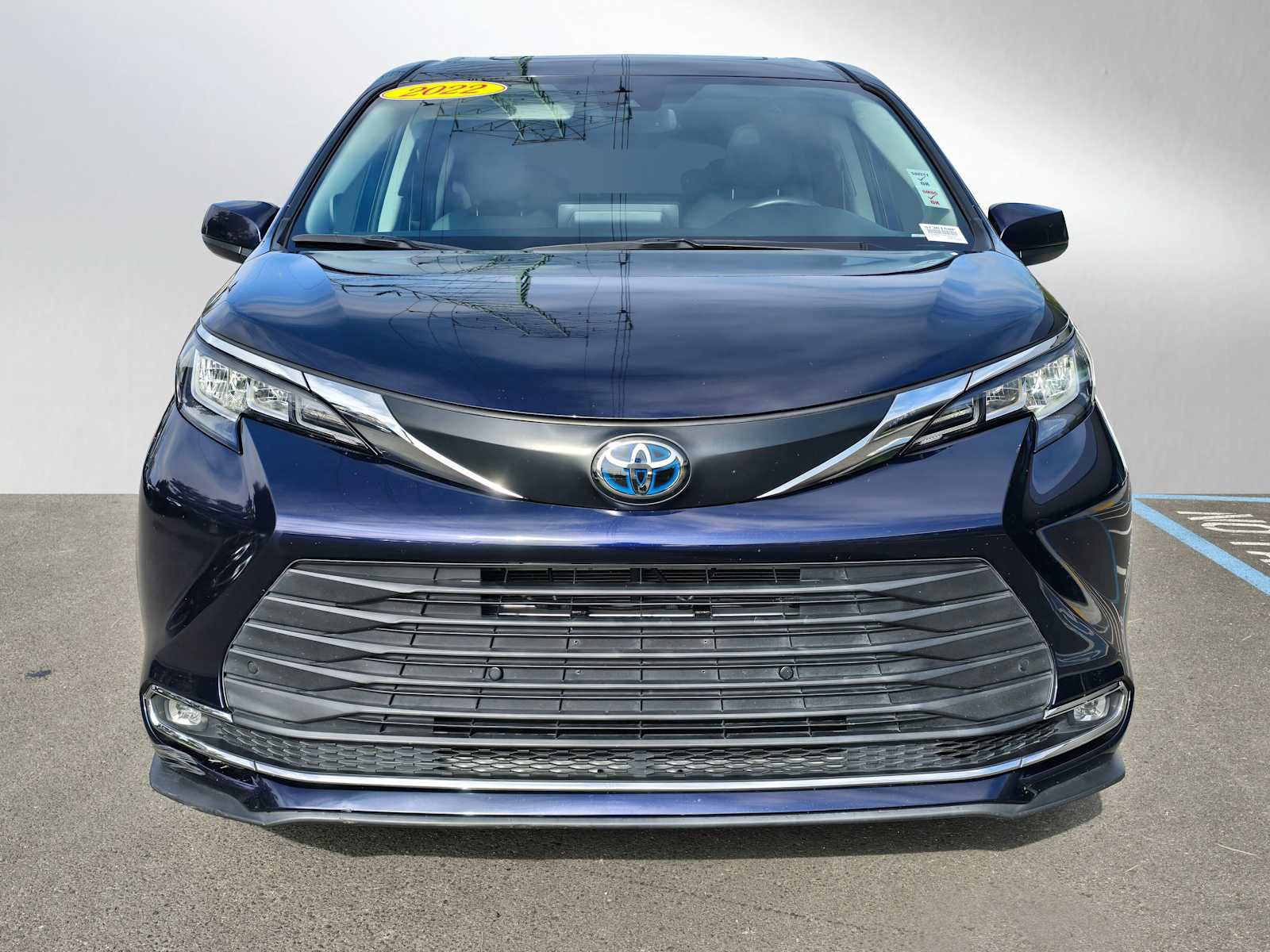 Used 2022 Toyota Sienna XLE image 8