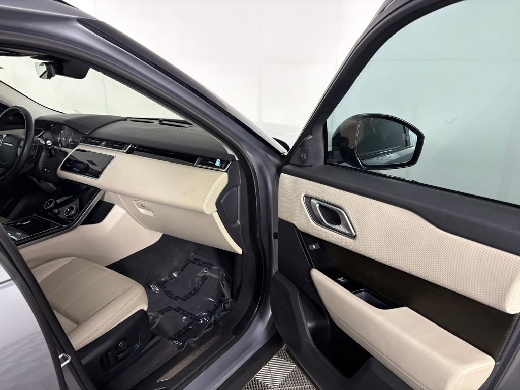 Used 2020 Land Rover Range Rover Velar S image 33