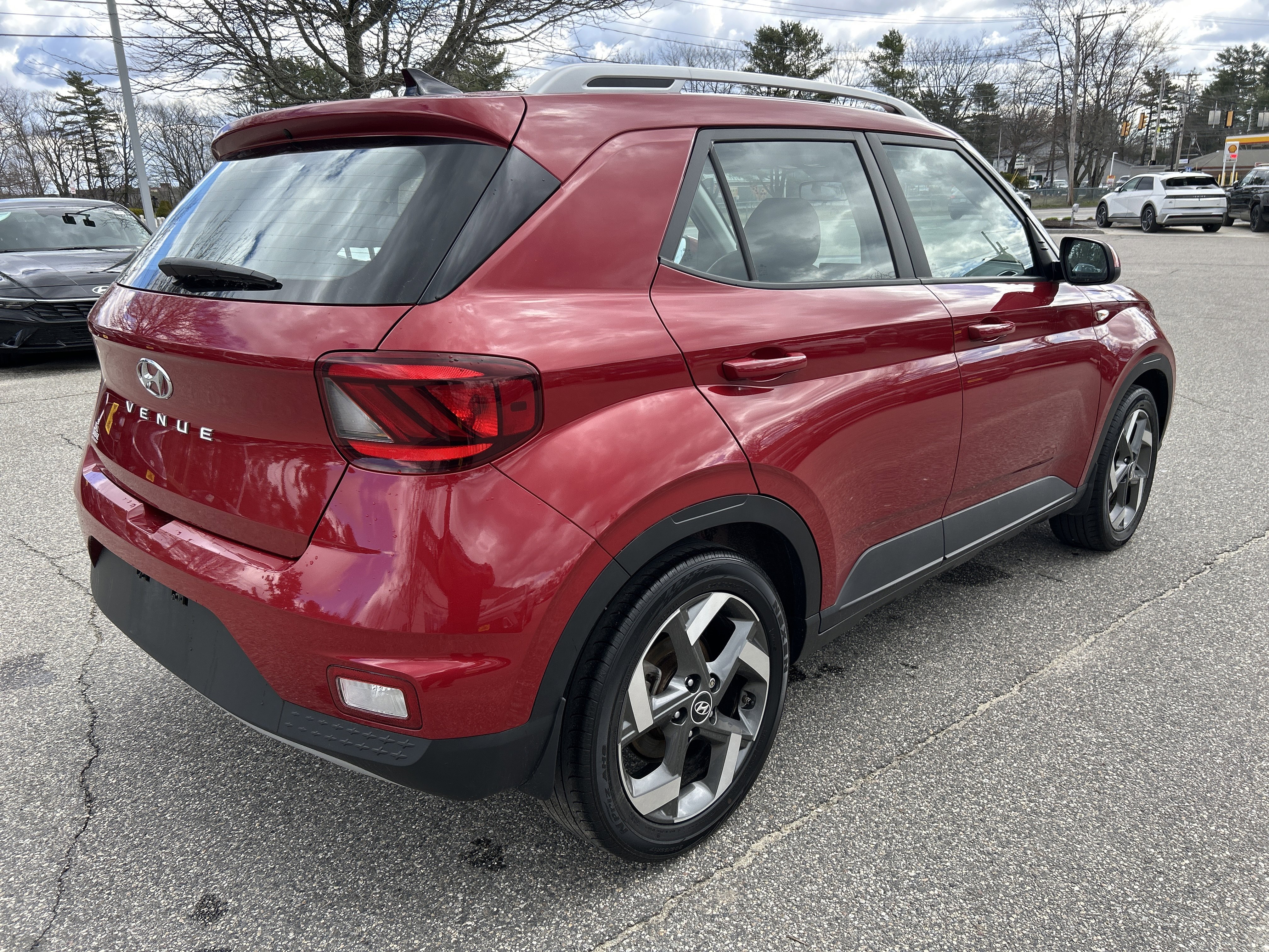 Used 2022 Hyundai Venue SEL image 5