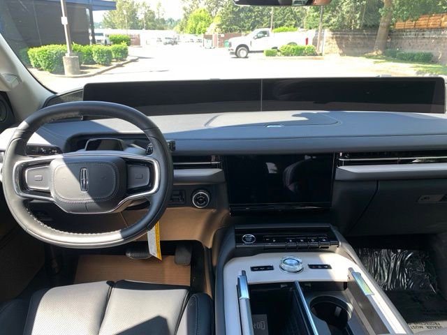 New 2026 Lincoln Navigator Reserve AWD/4WD image 22