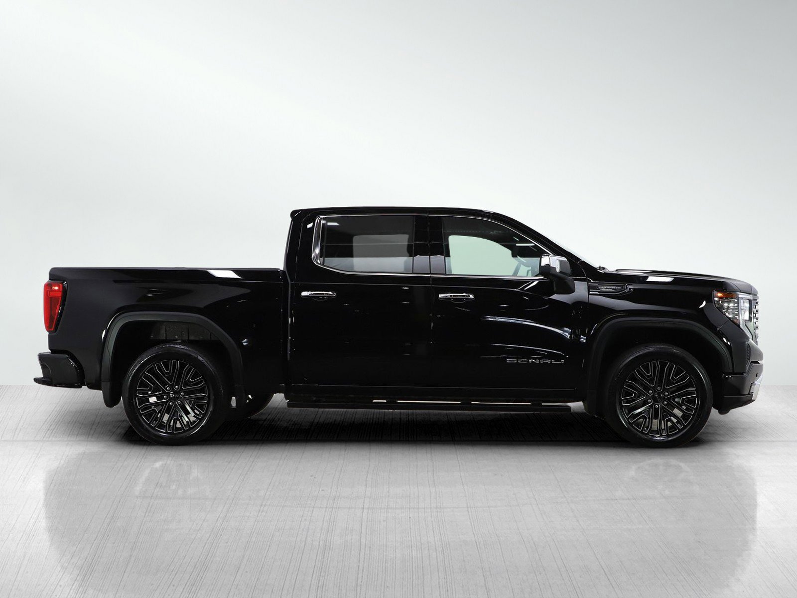 Used 2022 GMC Sierra 1500 Denali Ultimate AWD/4WD image 7