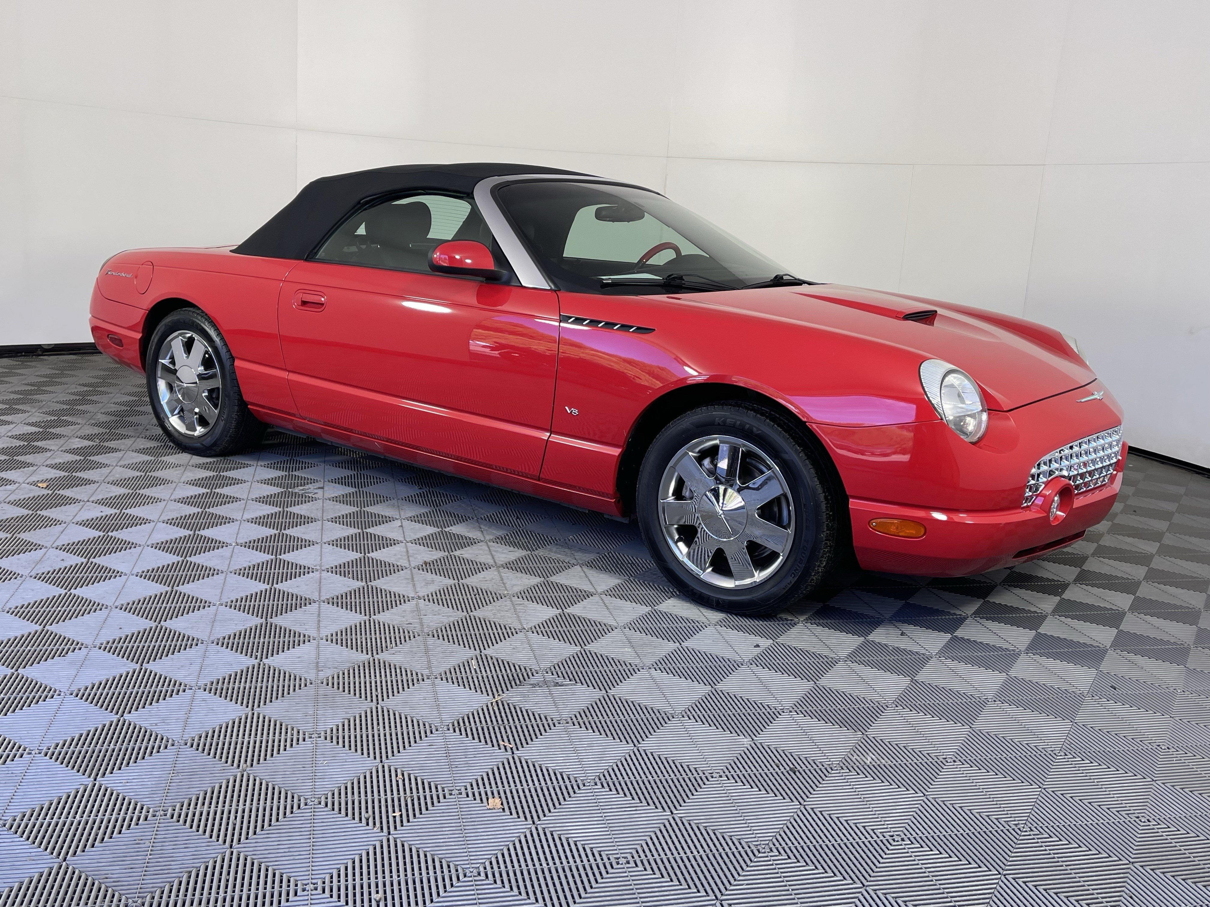 Used 2003 Ford Thunderbird RWD image 7