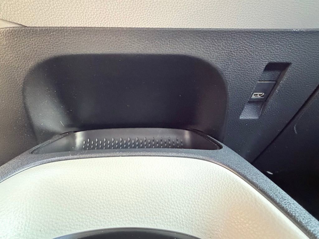 Used 2022 Toyota Corolla LE image 26