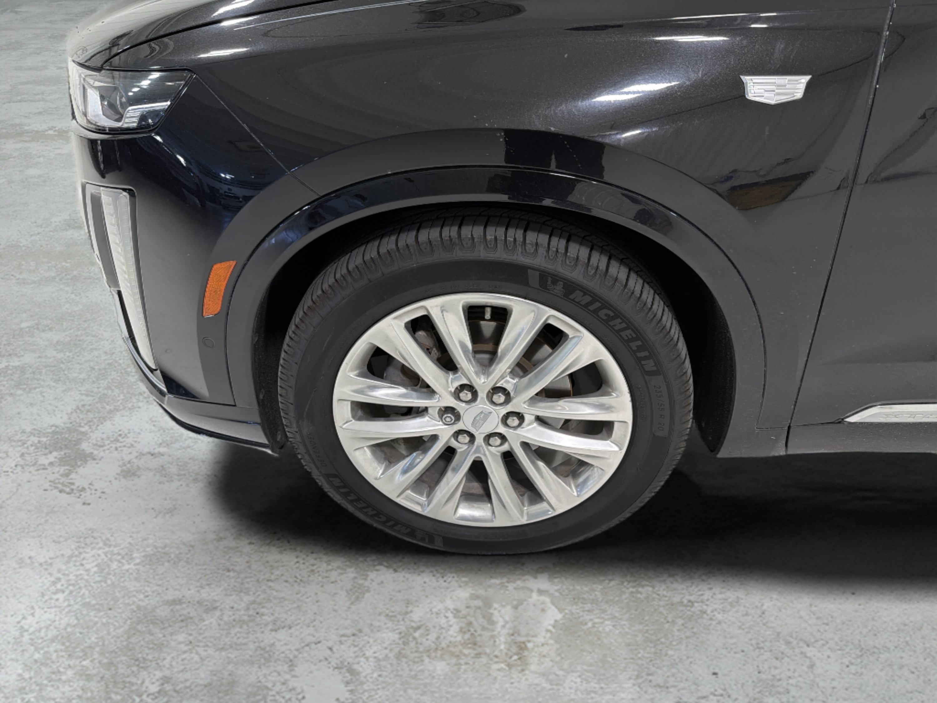 Used 2020 Cadillac XT6 Premium Luxury FWD image 9