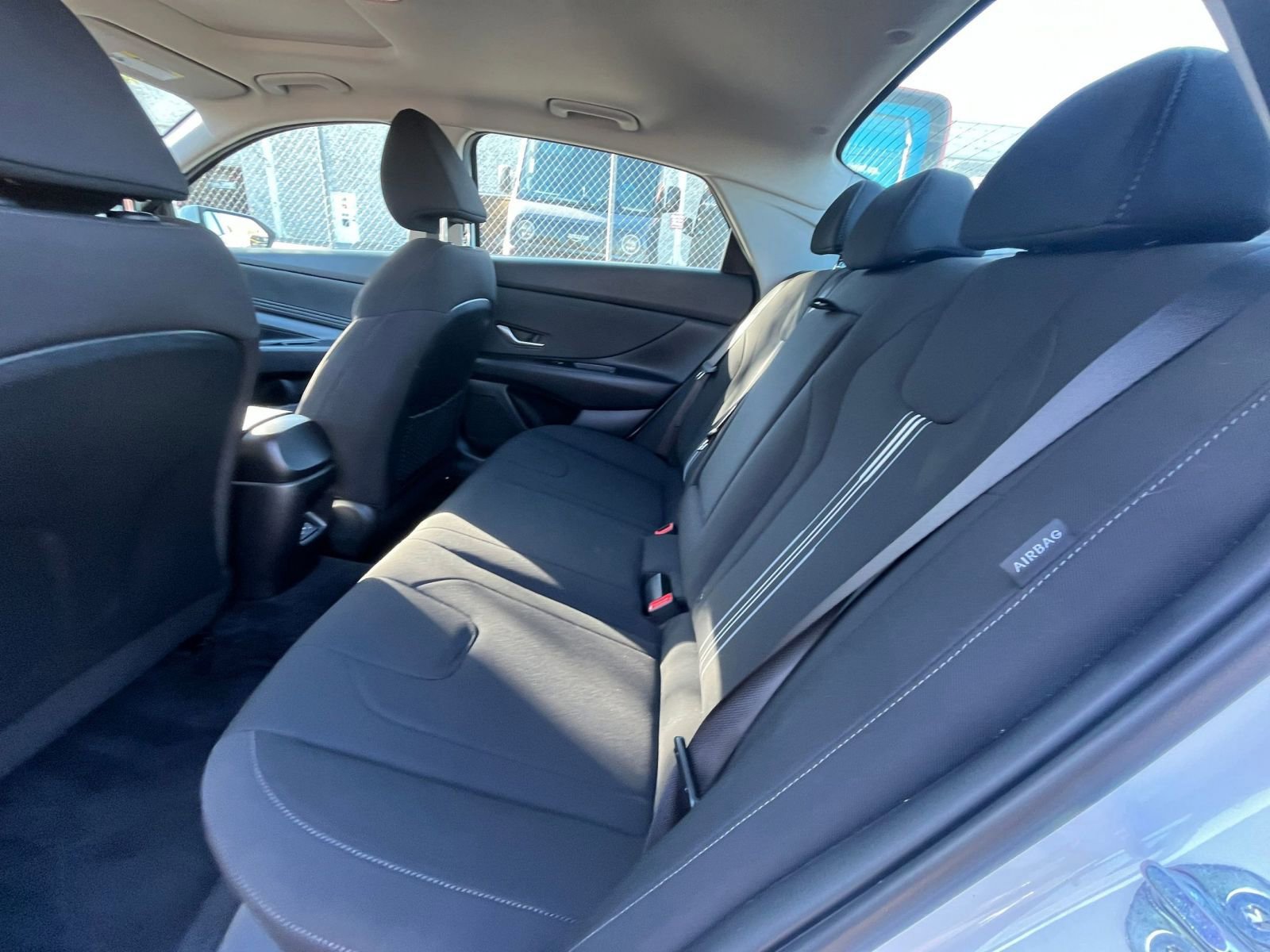 Used 2025 Hyundai Elantra SEL FWD image 27